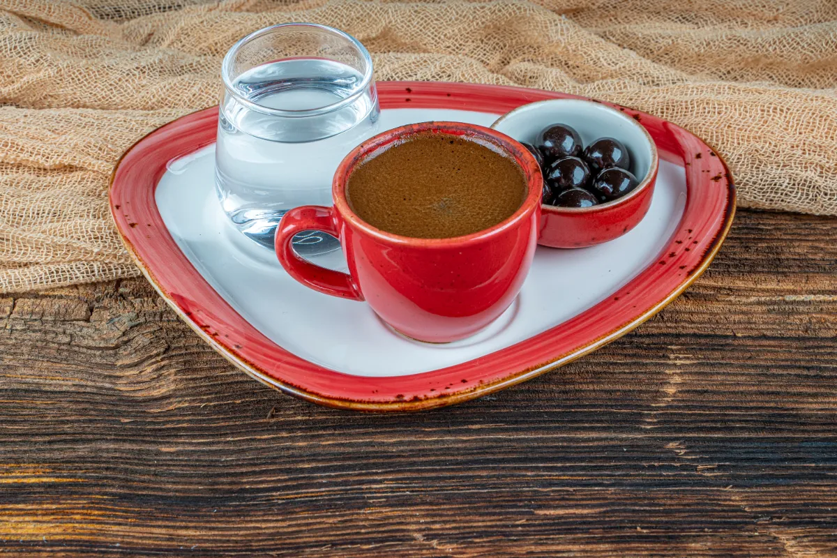 Vattnets roll vid kaffedrickande: En tradition med djupa rötter